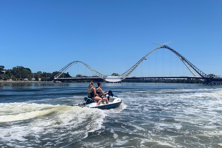Perth: tour guiado de jet ski com sessão de estilo livrePerth: Excursão guiada de jet ski com sessão de freestyle