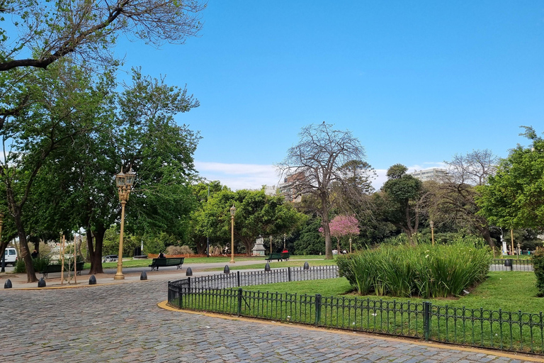 Tour a pie por la Recoleta y espectáculo de jazz en directo