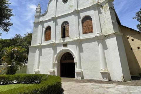 Tour privato di un giorno attraverso Alleppey, Marari e Fort Kochi