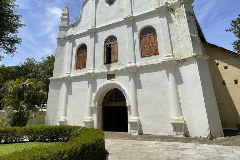 Tour privato di un giorno attraverso Alleppey, Marari e Fort Kochi