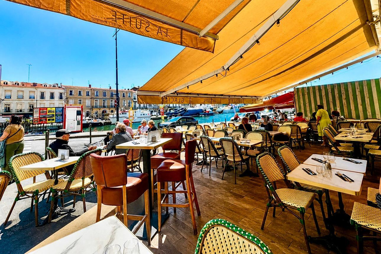 Sète: Boat ride and typical meal at the restaurant Sète: Boat ride and typical meal at a restaurant