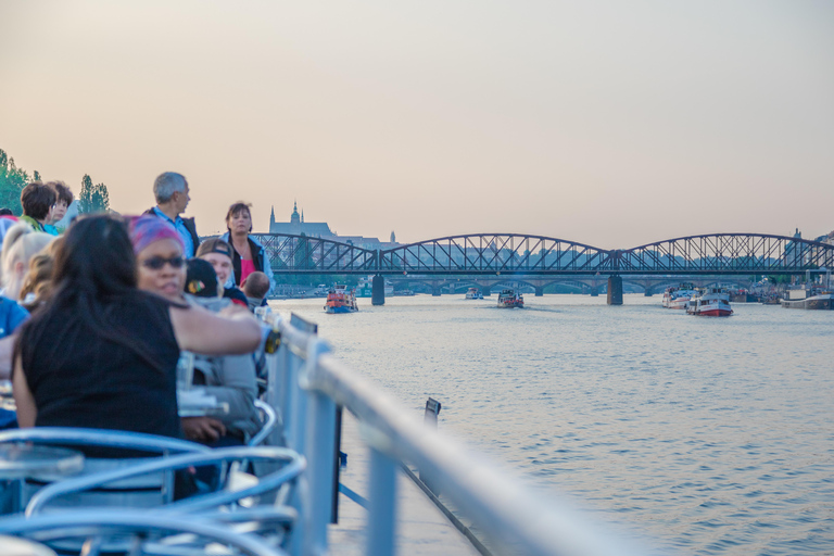 Prag: Panorama-Flussrundfahrt auf der Moldau