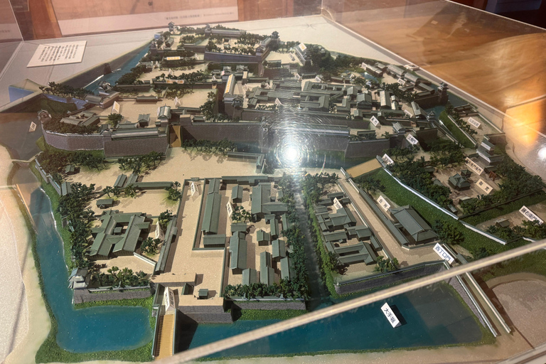 Kanazawa: Samurai Castle and Warrior District Walking Tour