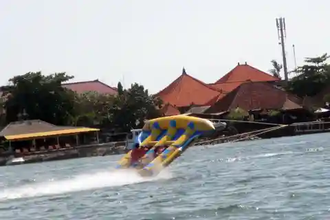 Bali: Flying Fish Ride Adventure Experience