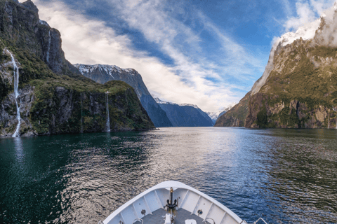 Tour di un giorno intero e crociera Premium nel Milford Sound