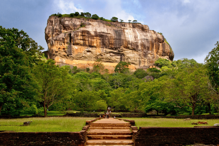 Dambulla: Sigiriya, Polonnaruwa, and Cave Temple Day Trip