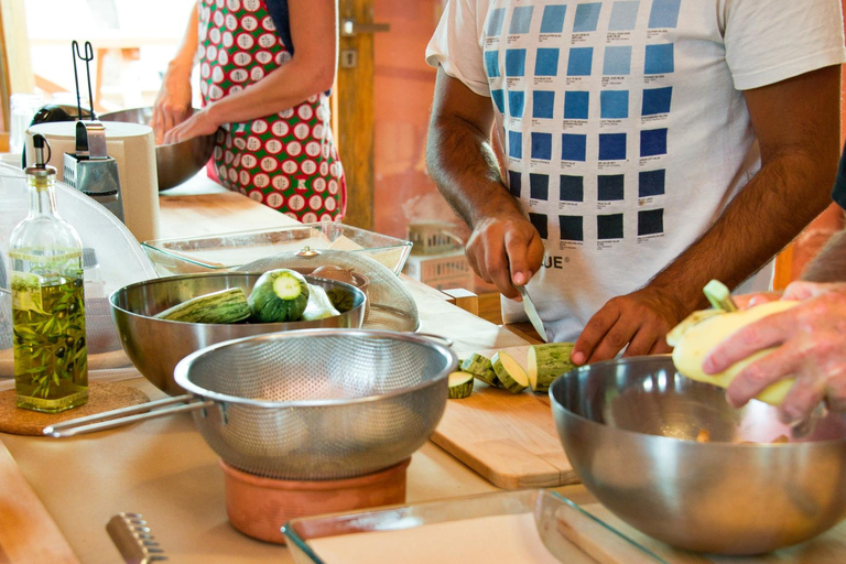 Maîtriser la cuisine grecque de la ferme à la table : Savourer la saison