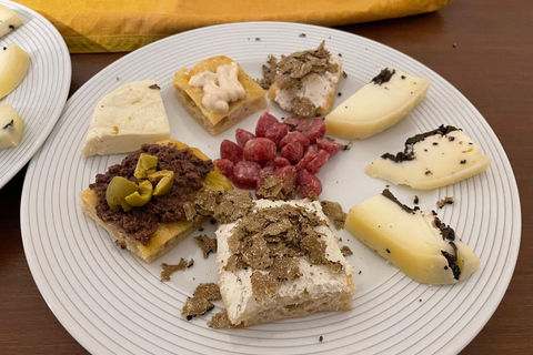 Après‑Shopping: Wine & Truffle, Overnight Stay, 15 minutes from Serravalle Outlet Après‑Shopping: Wine & Truffles, Overnight Stay, 15 Minutes from Serravalle Outlet