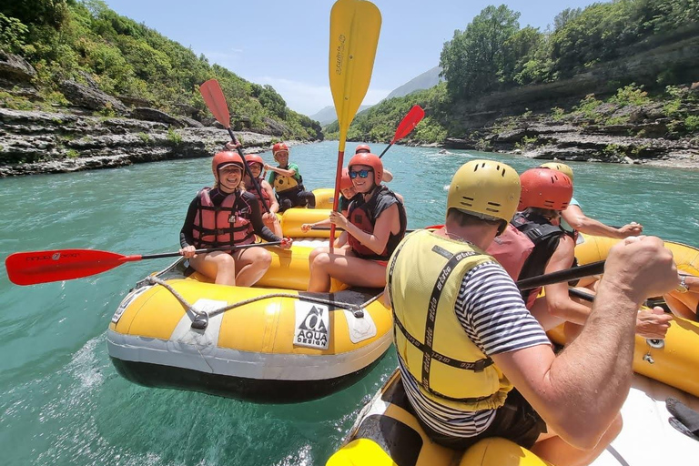 Desde Durrës Golem: Rafting en Vjosa y Excursión a los Baños Termales de Benja