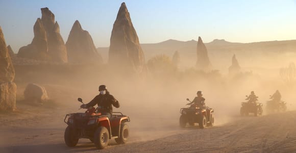 From Ürgüp/Göreme: Cappadocia Sunrise or Sunset Quad Tour
