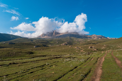 Baku: Khinalug Mountain 2-Day Hiking Tour with Guide