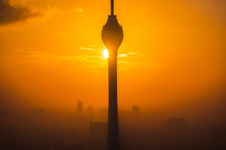 Colombo: Lotus Tower 360° Revolving Buffet & Tuk-Tuk Safari Meet at Lotus Tower Entrance: Restaurant Lunch/Dinner Buffet
