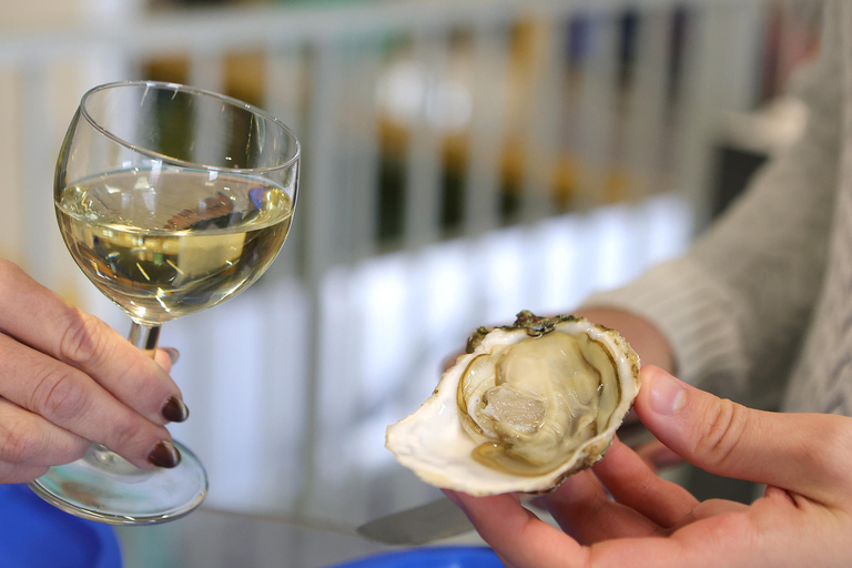 Loupian: Tour guide of our oyster farm and tasting Loupian: Tour guide of our oyster farme and tasting