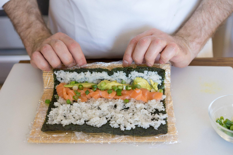 Minneapolis: Sushi Cooking Class at a Local Brewery