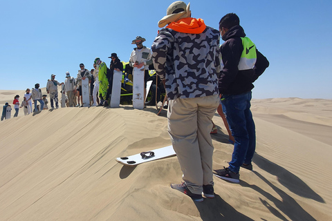 从瓦卡奇纳出发：沙滩车、四驱车、日落和沙滩冲浪从瓦卡奇纳出发：沙滩车，四轮驱动，日落和沙滩冲浪