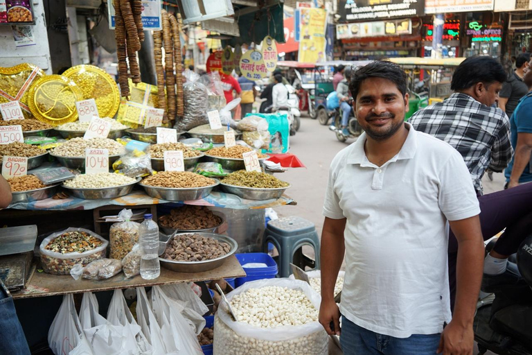 New Delhi: Sanjay Colony Slum & Old Delhi Street Food Tour