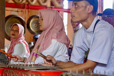 Yogyakarta: Borobudur and Candirejo Village Tour by Dokar