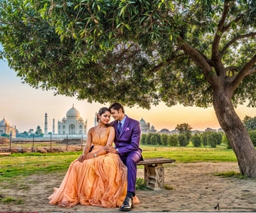 Aluga um sari ou um pijama kurta para visitar o Taj Mahal e tirar fotografias