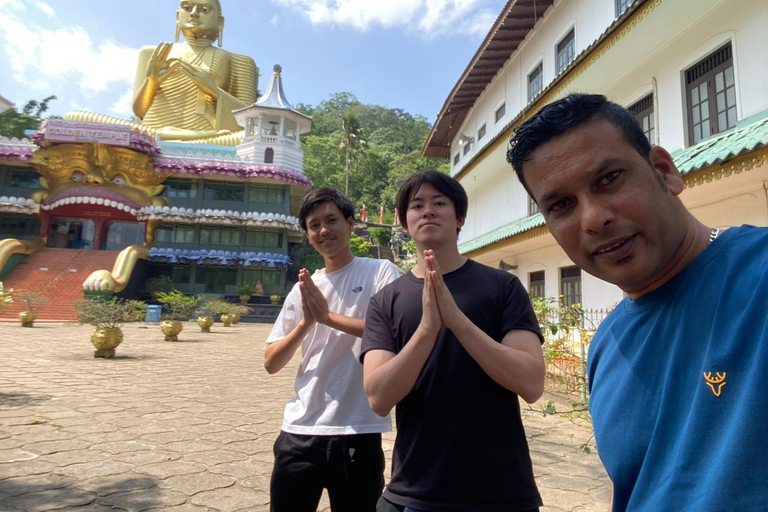 From Airport: 2-Night Sigiriya and Kandalama with Kandy Drop