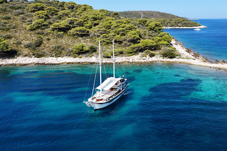 Brac/Hvar/Lagoa Azul - Excursão de um dia de barco