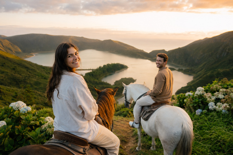 São Miguel: Horseback Riding at Sete Cidades with Lunch Sunset Tour (no lunch)
