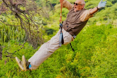 ZIPLINE DU LAC MANYARAVOUS POUVEZ OPTER POUR CETTE OPTION LORS DE VOTRE SAFARI