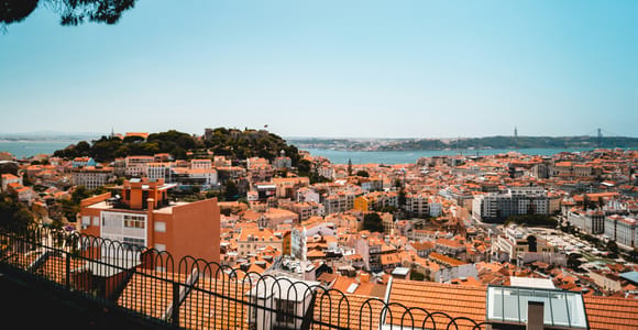 Lisbon: 7 Hills Viewpoint Guided E-Bike Tour