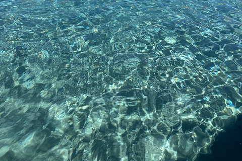 Mykonos : croisière d'une demi-journée en bateau antique sur la côte sudMykonos : tour en bateau demi-journée plages du sud