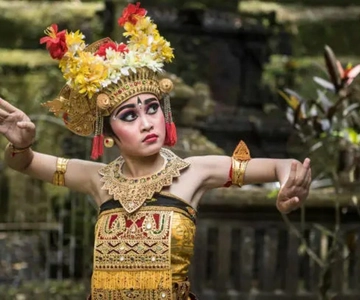 Bali: Legong Dance Performance in Ubud