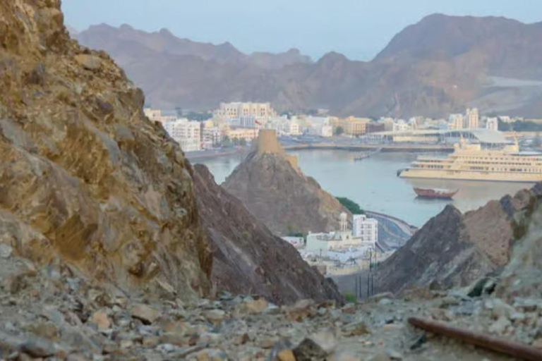 Muscat Full-Day Sharing Experience with Omani Coffee & Bread