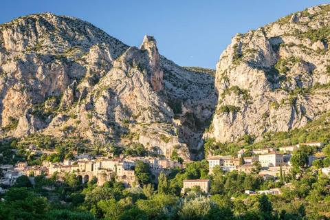 Alpes selvagens, Canyon de Verdon, vilarejo de Moustiers, campos de lavanda