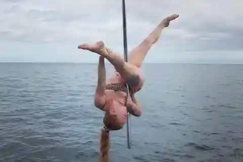 Crucero al atardecer en barco con Pole Dance en Madeira