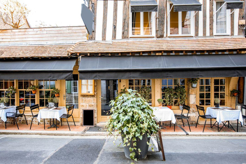 Guided tour of Honfleur: dive into the heart of its history Guided tour of Honfleur: dive into its history