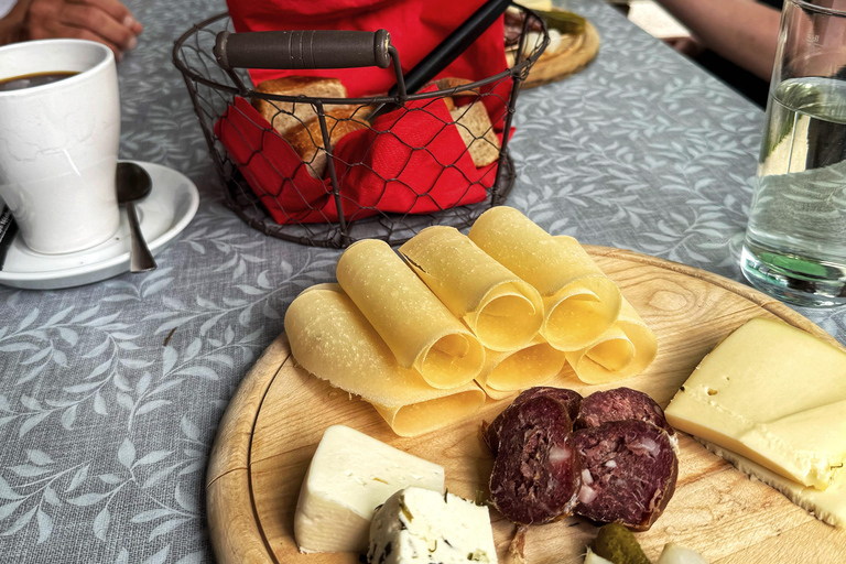 Griesalp Dolina alpejska wpisana na listę UNESCO Wycieczka rowerem elektrycznym z InterlakenWycieczka rowerowa elektrycznym rowerem z Interlaken do alpejskiej doliny Griesalp wpis