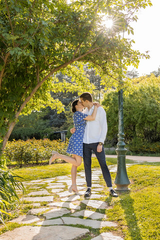 Lyon: Couples Photo Shoot through the City