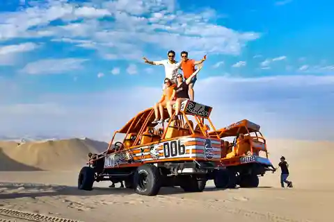 Buggy Tour and Sandboarding in Huacachina
