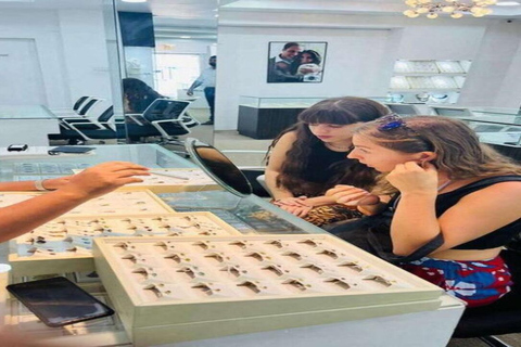 Kandy: City Tour with Temple of the Tooth & Lake Views