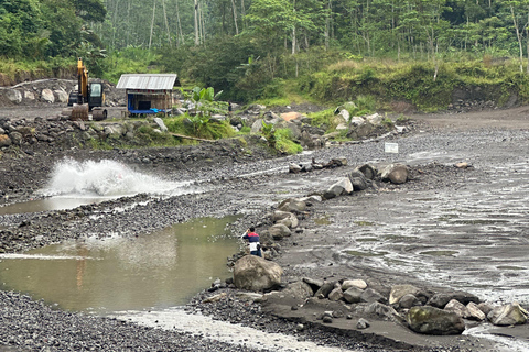 Yogyakarta: Merapi Volcano 4WD Adventure with Pickup Yogyakarta: Merapi Volcano with Pickup
