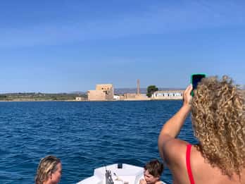 Avola Group Tour: Capopassero with Aperitif and Snorkeling