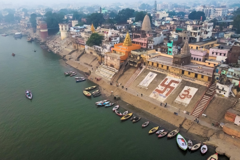Les Ghats brûlants de Varanasi : Un tour en bateau