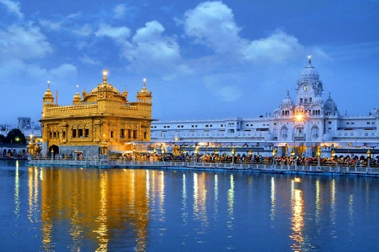 Delhi: 5 nachten / 6 dagen Delhi Agra Amritsar Dharamshala TourTour met alleen accommodatie, auto en gids