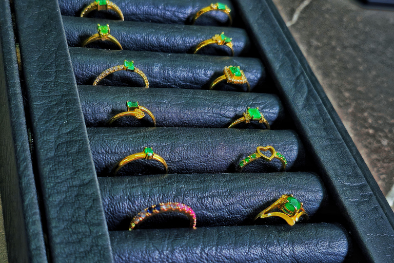 麦德林市定制珠宝购物之旅麦德林市定制珠宝与购物之旅