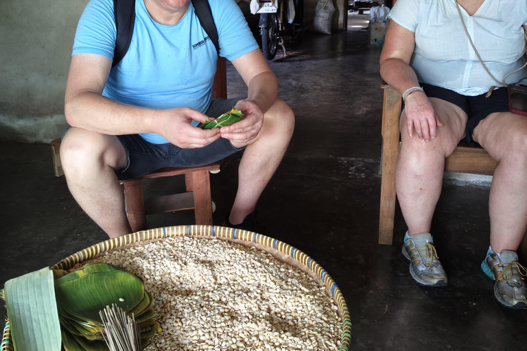 Yogyakarta : Classic Bike Tour with Lunch and Pickup