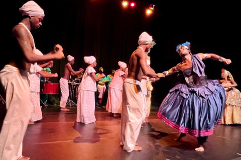 Salvador de Noche: Cena y Espectáculo Cultural