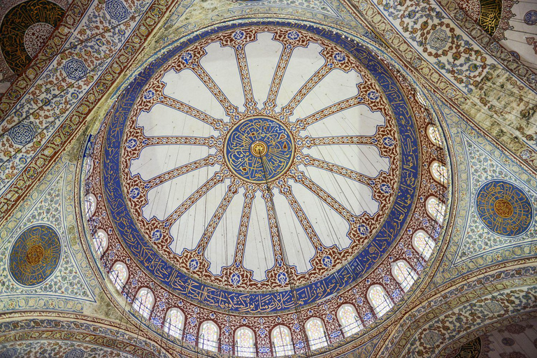 Istanbul: Small Group Guided Tour with Lunch & Tickets