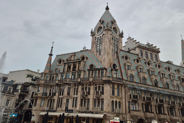 Batumi: Architectural Tour & tasting Adjarian Khachapuri