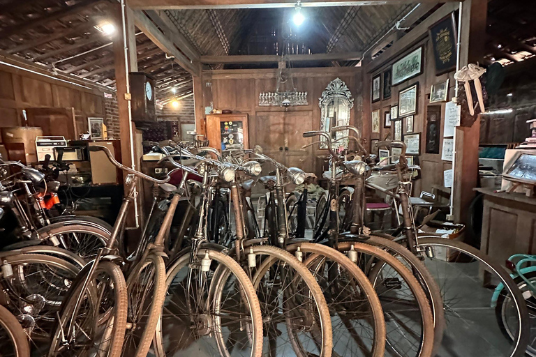 Yogyakarta: Kulon Progo Village Cycling Tour with Snacks