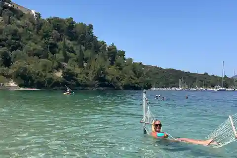 Lefkada Nydri: Island-Hopping Cruise with Beach BBQ Lunch