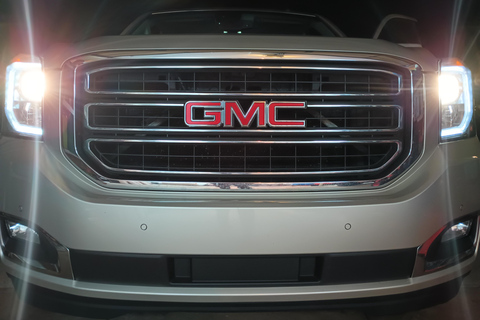 جولة النبيذ في مدينة ترافيرس سيتي القديمة بدون حافلات لكبار الشخصيات من جي إم سي سي يوكون