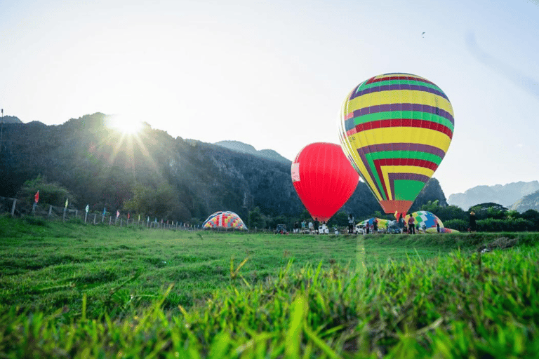 Vang Vieng: Long-tail Boat Ride & Balloon Flight